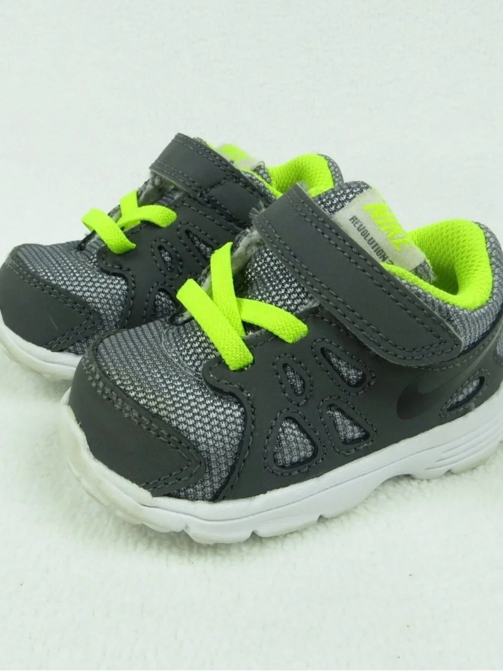 Nike Revolution 2 Gray/Lime Shoes Toddler Size 3C EUC